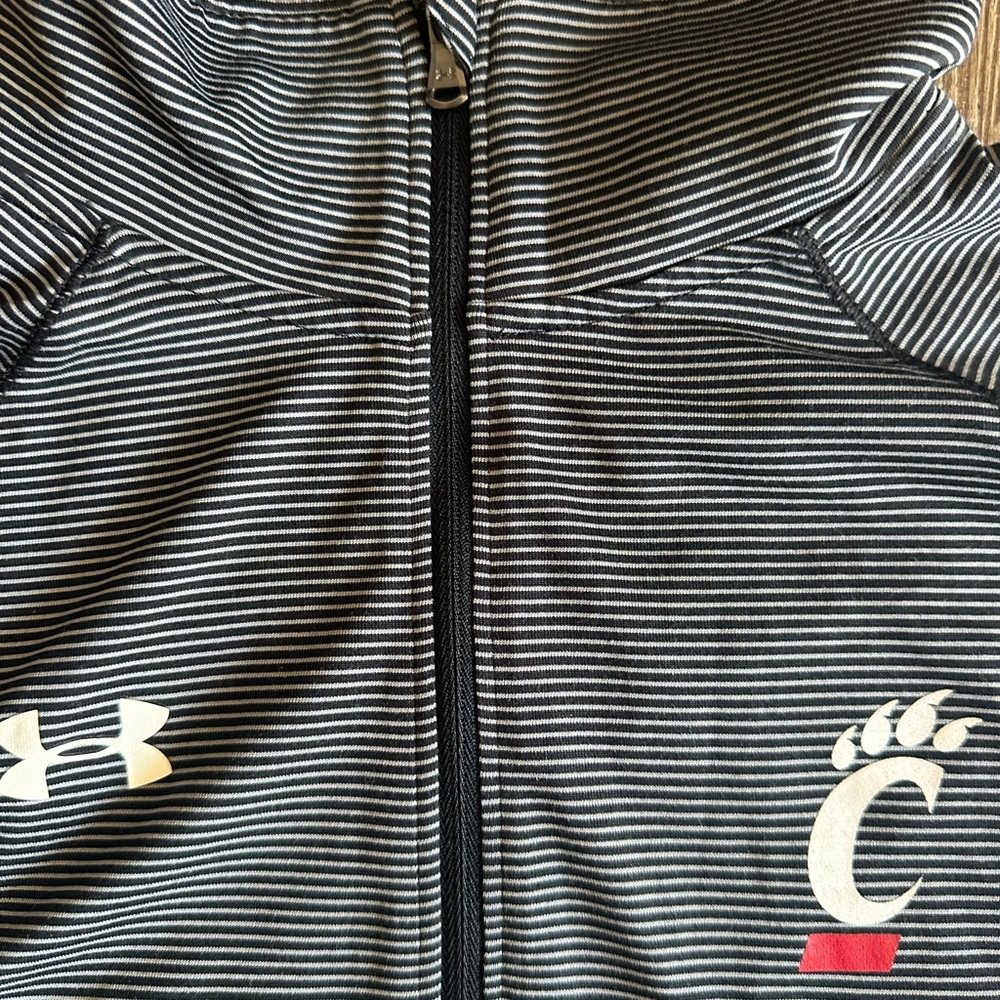Under Armour Cincinnati Bearcats 1/4 Zip Pullover Women’s Small - Picture 4 of 7